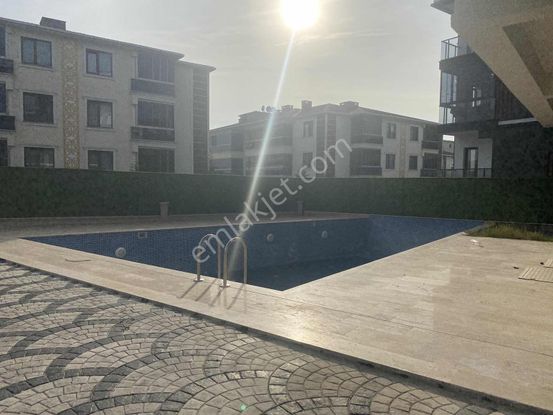 Mehmetoğlu Gayrimenkul Den Rumeli Mah. 1+1 Siteiçi