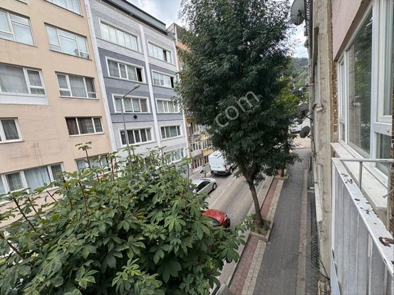 İpekçilik Caddesi Üzerinde 3+1 Satılık Daire