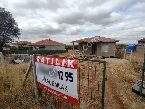 Aydıncıkta 400 M2 1+1 Evli Elektrik Su Aktif Bahçe