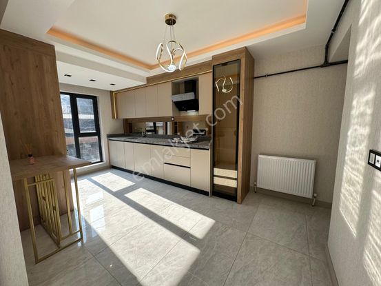 29 Ekim Mh'de 3+1 Ara Katta Ön Cepheli Satılık Lüx Daire