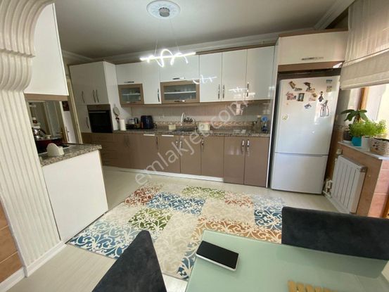 Bağlarbaşı Mah Ana Cadde Yakını 4+2 Teras Balkonlu Daire!