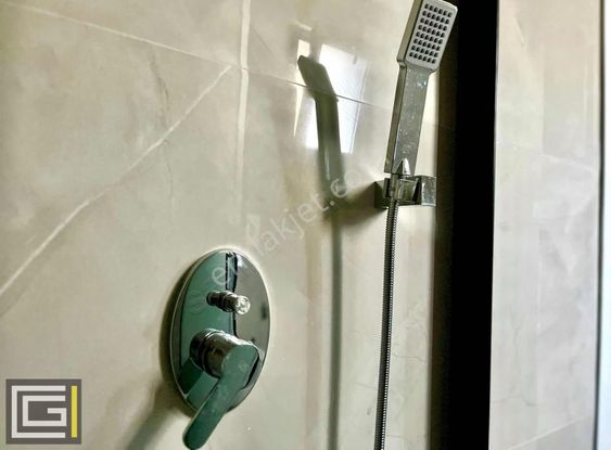 Kaliteli Malzeme Ve Merkezi Konum Avantajı İle Yeni Yapı 1+1!