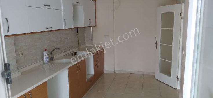 Altınşehir Mahallesinde Arakat Temiz, Ferah 3+1 Kombili Daire