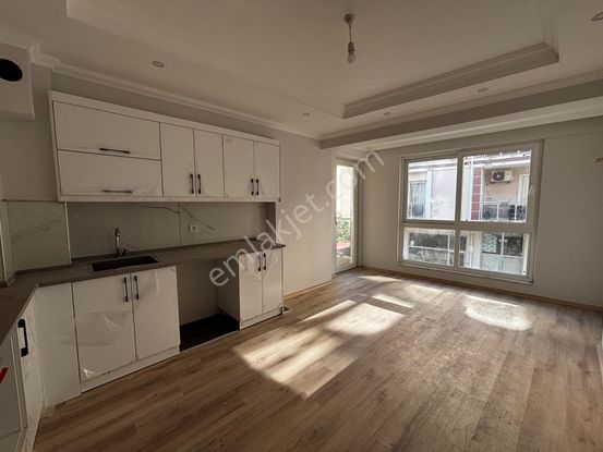 Dalaman Merkezde Ömer Musa Sıva Caddesinde Satılık 1+1 Dire