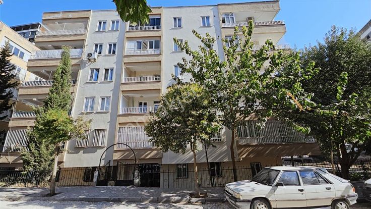 Ulaş Emlaktan Akpıyarda Köşe Başı 3+1 Uygun Daire