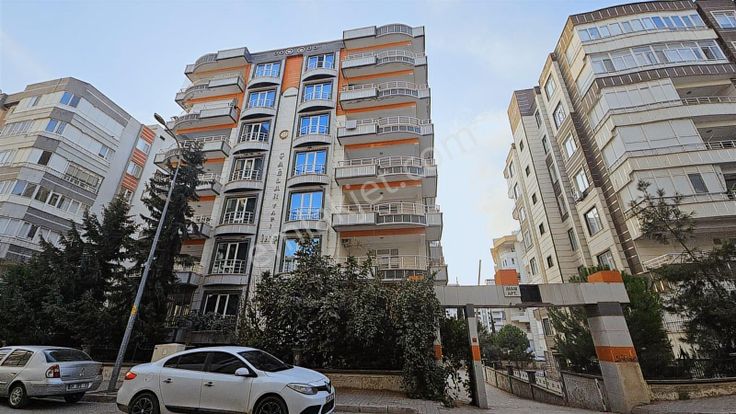 Ulaş Emlaktan Akpıyar Diyarbakır Yoluna Yakın 3+1 Uygun Daire