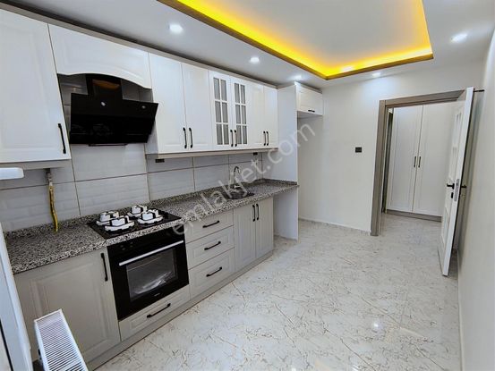 As Ada Gayrimekul'den Bulvar Üzeri 3+1 Kapalı Mutfak Lüxs Yapılı