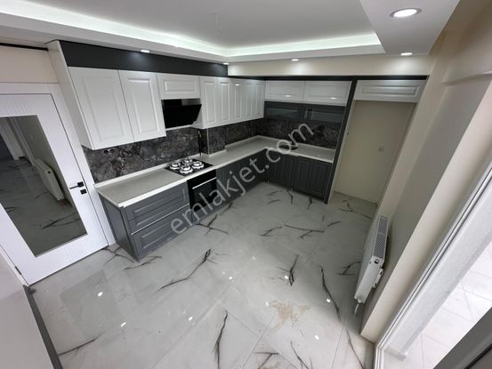 Fevzi Çakmak Mh.de 3+1 Son Katta Kapalı Balkonlu Satılık Daire