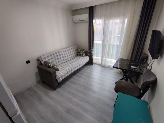 Yeşilyurt Mahallesi Metro Durağı Civarında 1+1