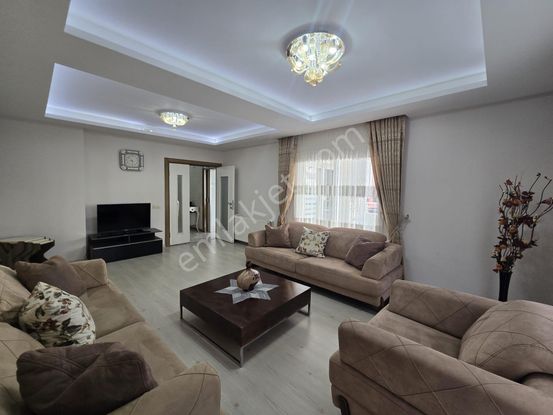 Karınca'dan Bağımsız Mutfaklı İçi Ful Yapılı Eşyalı 3+1 Kiralık!