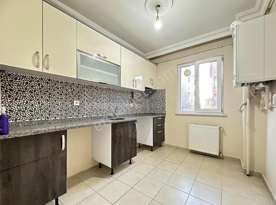 Net"den Osmangazi Mah. Aşırıoğlu Caddesi Dibinde 4+1 175m2