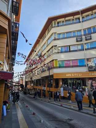 Turkuaz'dan Arı Sitesi'nde Kiralık Ofis