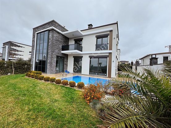 Turyap Hürriyetten Paradise Villarında 5+1 Satılık Villa