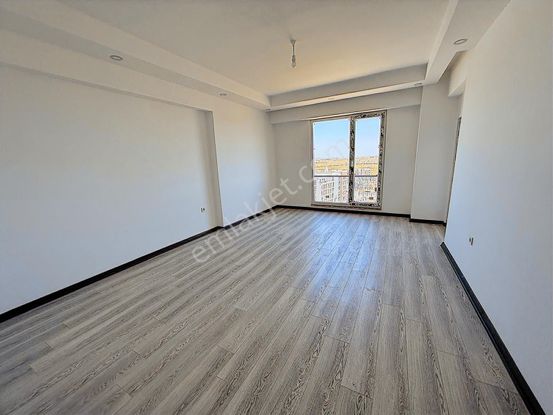 Turyaptan İzsiz Towers Da 8.kat Doğu Cephe 2+1 Satılık Daire