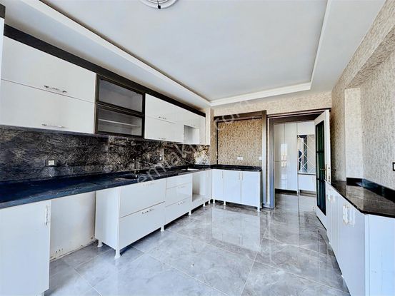 İmir Emlak'tan Hastane Yak.site'de Sıfır,dev Teras Balkonlu9.kat