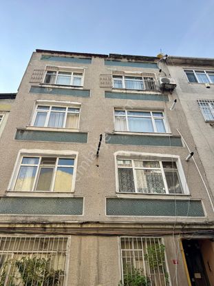 Yedikule Aksungurlu Sokakta 1+1 Üst Kat Satılık Daire