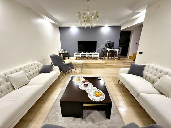 Valentia'dan Atakent Sitesinde 5+2 Satılık Villa !!!