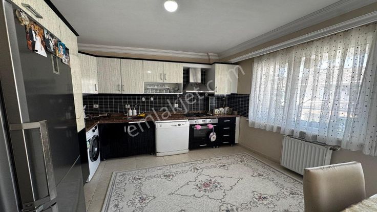 Esenyurt Üçevler Mahallesi 3+1 Geniş Plan Arakat Satılık Daire