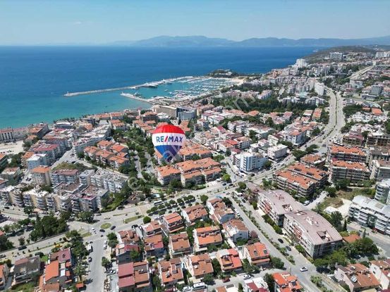 Kuşadası Marına Mevkıınde Sıte Içerısınde 2+1 Bakımlı Daıre!