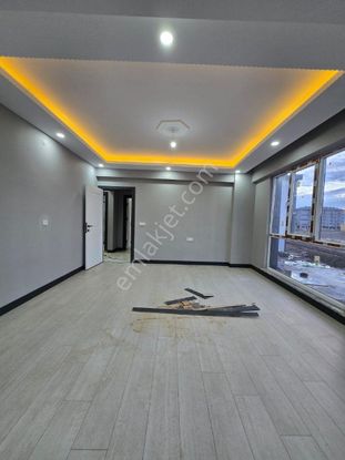 Hatip Mahallesinde Havuzlu Ebeveyn Banyolu 3+1 Lüks Daire