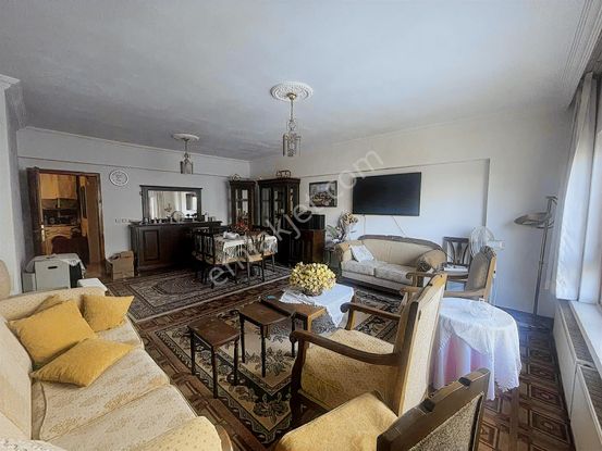 Ahi Mesut Mah Çift Asansörlü Satılık 3+1 Manzaralı Site Dairesi