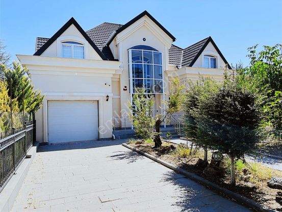 Polatlı Kuşçu'da 3000 M2 Kış Bahçeli 4+2 Satılık Villa