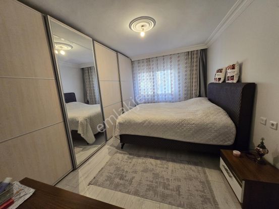 Şafaktepe Mah. Ara Kat Merkezi Lokasyon 3+1 Satılık Daire