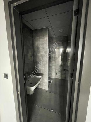 Kiralık 3 Katlı Dükkan Zümer Sanayi Sitesinde