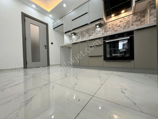 ⭐akçay Ay Emlak'tan⭐altınkum'da Ebeveyn Banyolu Lüks Sitede Önü Açık Arakat Satılık 2+1 Daire