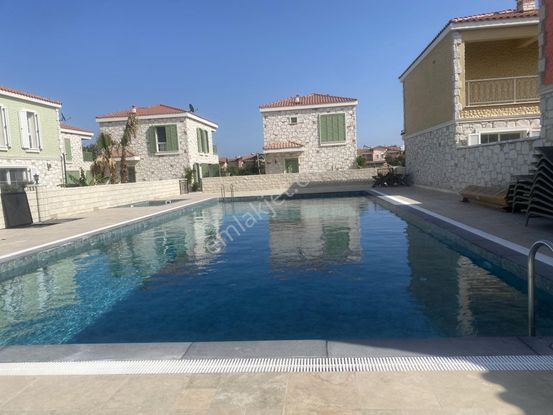 Ayvalık Sarımsaklı Da Satılık Villa.denize Sıfır.