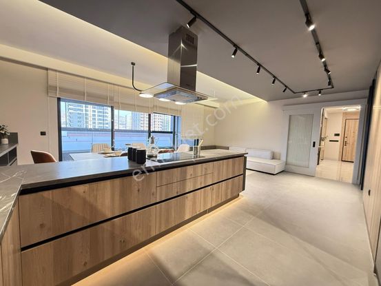 Kariyerden Başkent Bulvarda 4+1 Sıfır Mobilyalı Lüx Eşyalı Daire