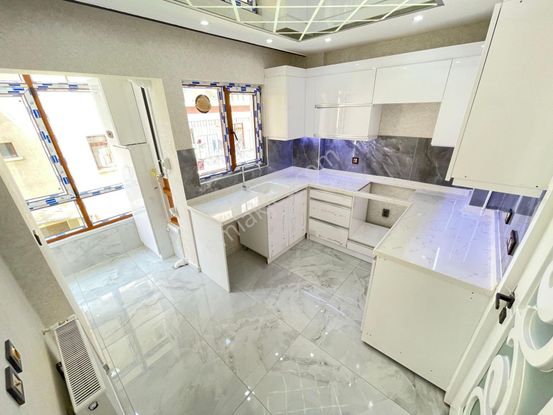 Ayvalı'da Şehir Has. Karşısı Katta Full Yapılı Balkonlu 3+1 Daire!!!