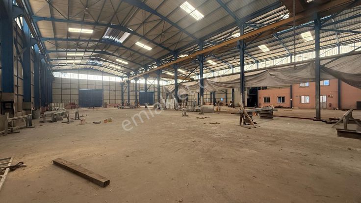 Zorlu Gayrimenkul'den Organize Sanayi'de 2500m2 Tavan Vinçli