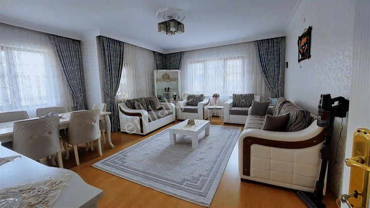 Acil Etimesğut Ahimesut Da Sitede Ara Kat Güney Yapılı Kilerli