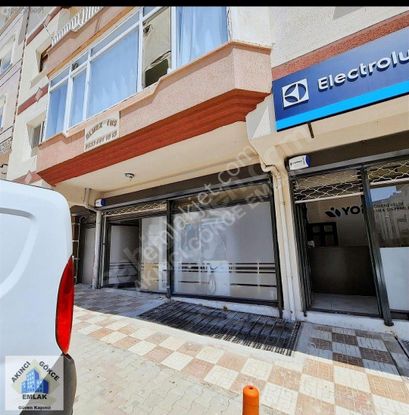 Acil Atakent'te 1512 Cad. Üzeri Depolu Kiracılı İşyeri