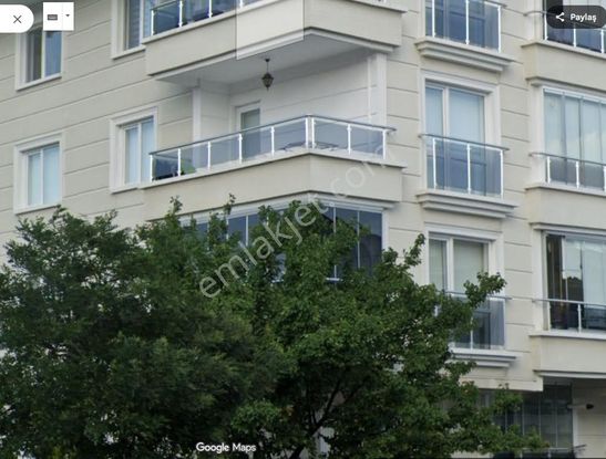 Yeşilovada Kiralık 3+1 Ara Katta Köşe Başında Yol + Park Cepheli