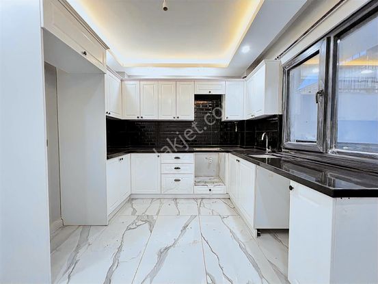 Net'ten Osmangazi'de Aşıroğlu Cad Lüx Satılık 3+1 Bahçe Katı