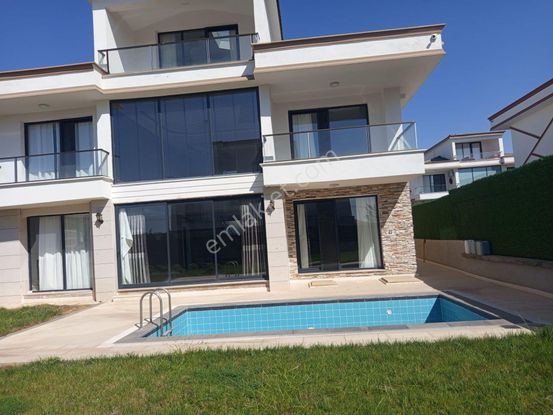 Sahibinden Liparis Hayal Villalarında 5,5+1 Havuzlu Villa