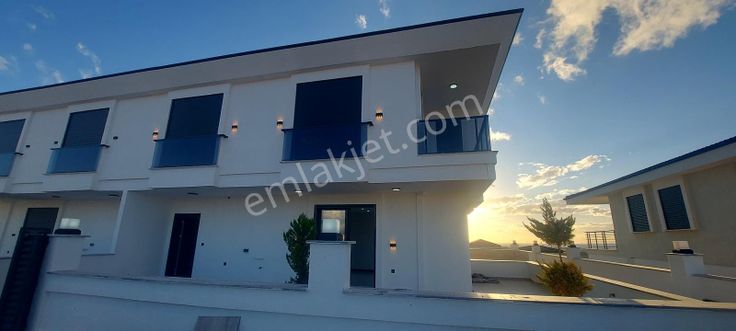 Ultra Lüks Villa 3+1 Ön Cephe Bahçeli