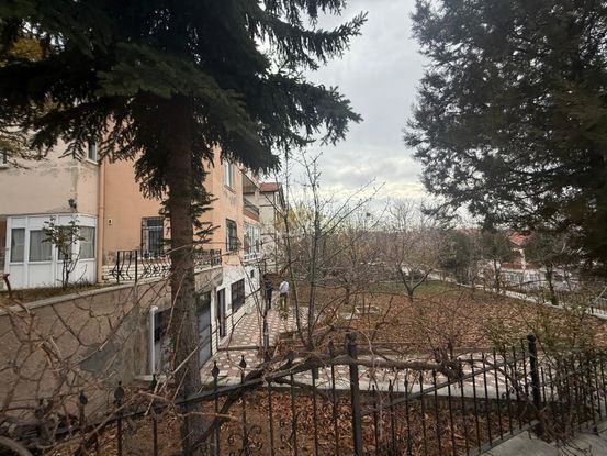 Rıza Acar'dan 572 M² Arsalı 3 Kattlı Köşe Satılık Villa