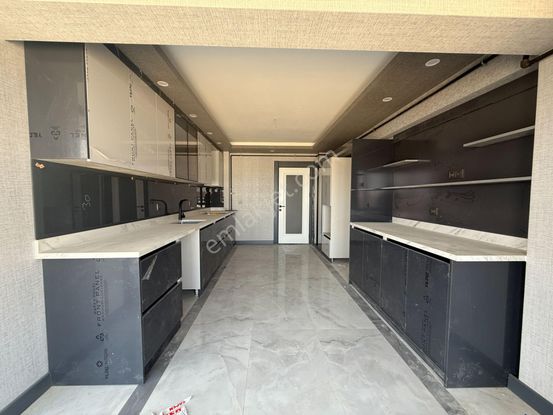 Kalecik Emlak'tan Lüks Site İçerisinde Sıfır 4+1 7.kat Daire