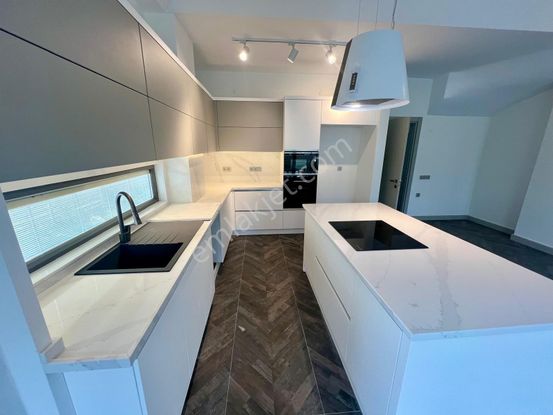 Akçay Aras Emlaktan Gürede 355 M² Arsa İçinde Müstakil Villa