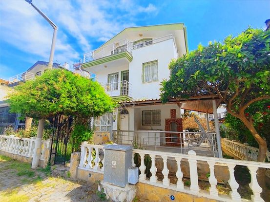 Tek Müstakil Havuzlu Sitede Denize Yürüme Mesafesinde