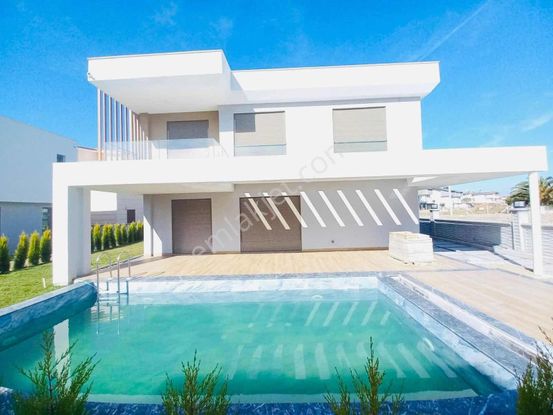 Güzelçamlı 300m2 Arsa İçerisinde Özel Havuz'lu Villa