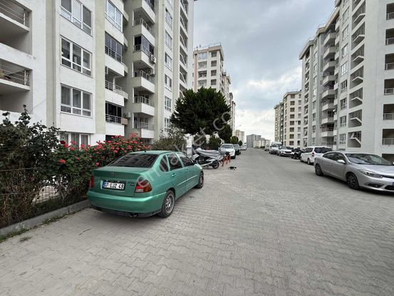 Uydukent Kumru Sitesi Çift Asansörlü Dairede Hiç Oturulmamış