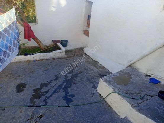 Aydın Söke Kemalpaşa Mah.bahçeli Yanyana İki Müstakil Ev Satılıktır