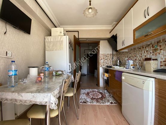 Kalecik Emlak'tan Y.emre Mah'de Köşe Başı Yapılı 2 Cepheli 3+1 Daire