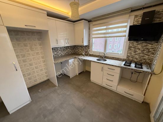 Yüzüncü Yılda Masrafsız Teraslı Ultra Geniş 2+1 Kapalı Mutfak