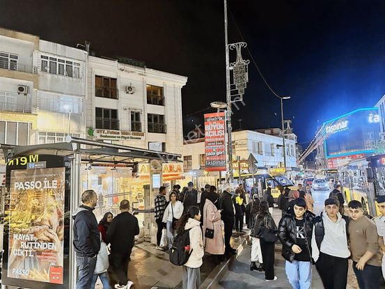 Engin Erdem'den Sefaköyde En İşlek Yerde Yeni Bina Da Devirlik!