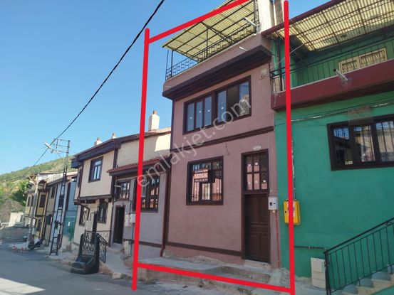 Afyon Merkez De Kale Manzaralı Beton Ev